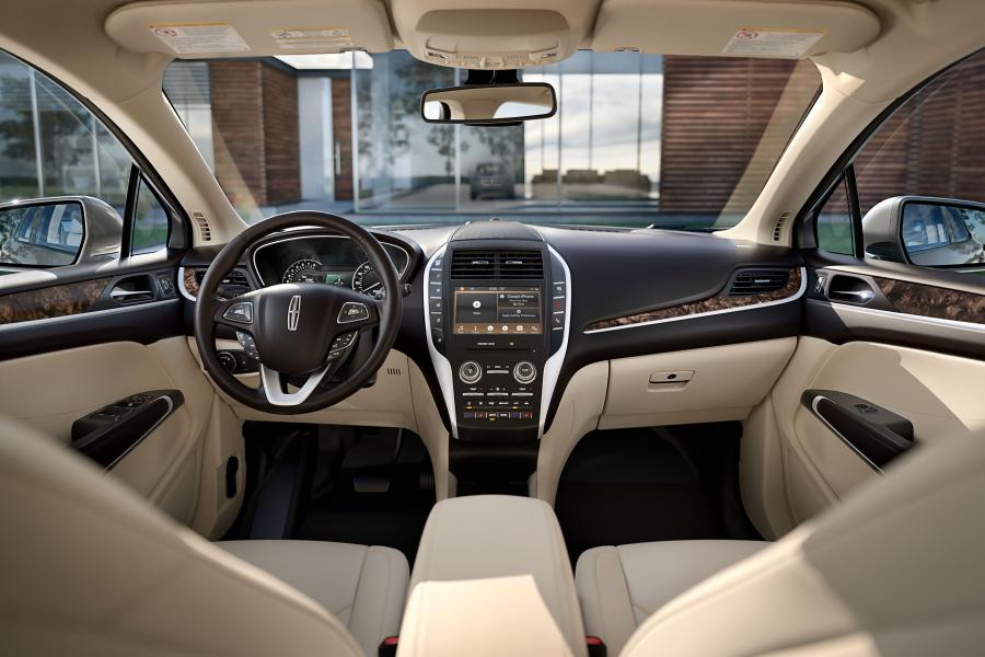 Торпедо Lincoln MKC 2018 года  (фото 11 из 12)